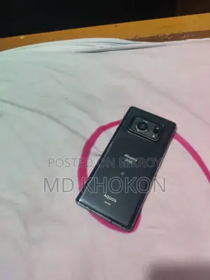 SHARP Aquos R6 (Used)