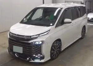 Toyota Voxy Sz Trd ফুল অপশন ২০২২