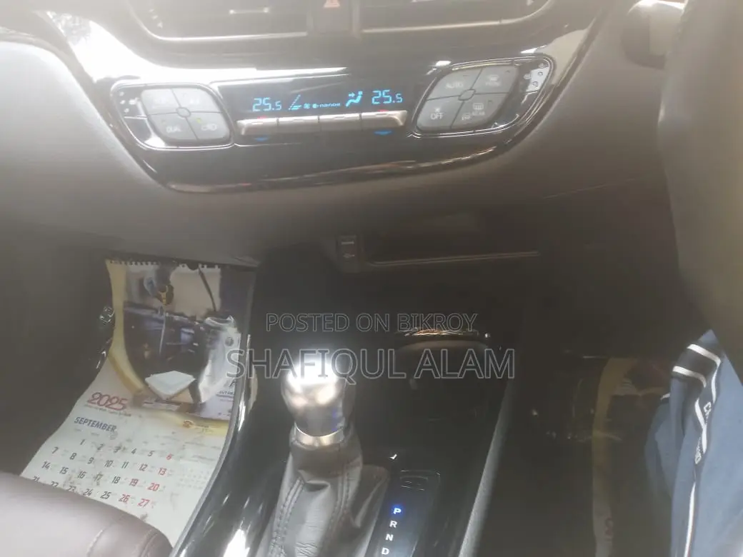 Toyota C-HR Hybrid SUV 2017