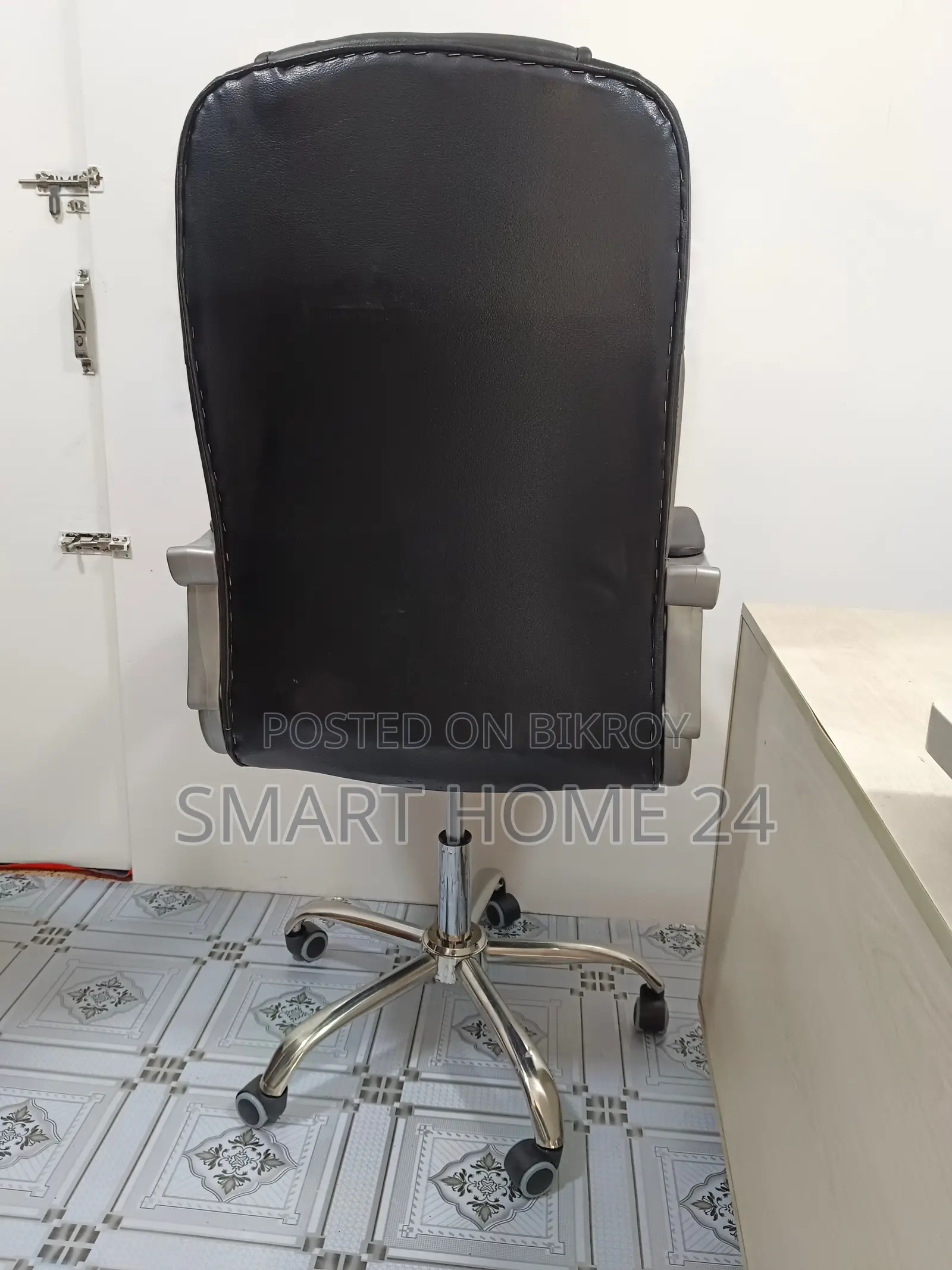 Premium Office Chair – High Back Design & Strong Metal Base