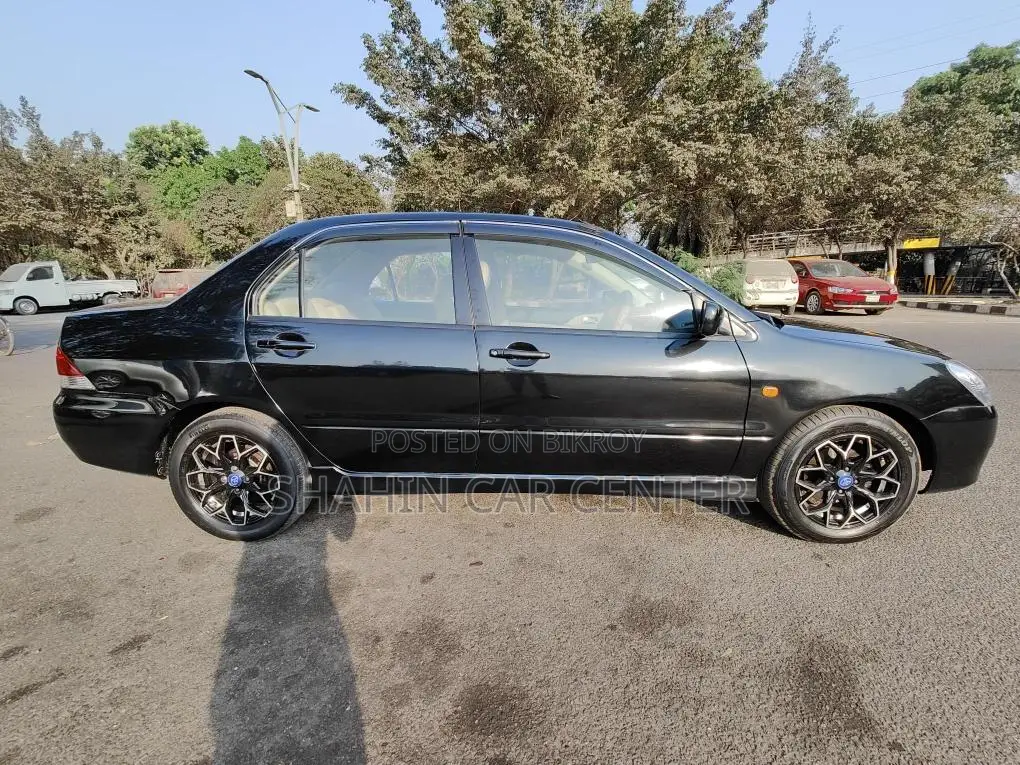 Mitsubishi Lancer EX 2004