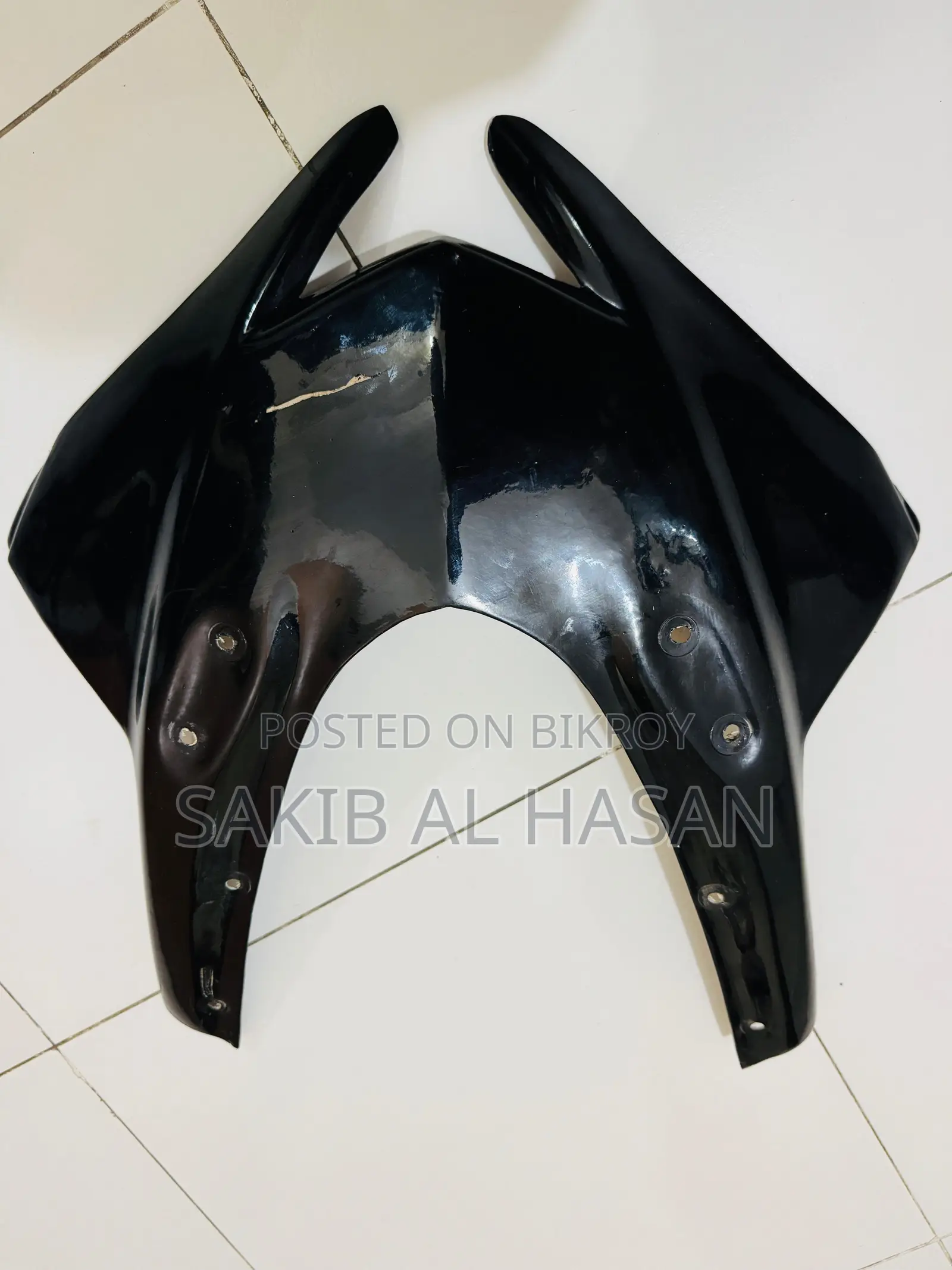 Yamaha R15 Tank