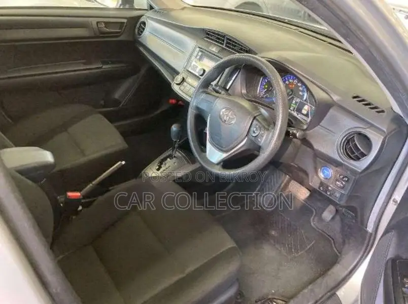 Toyota Axio Ex Hybrid Silver 2020