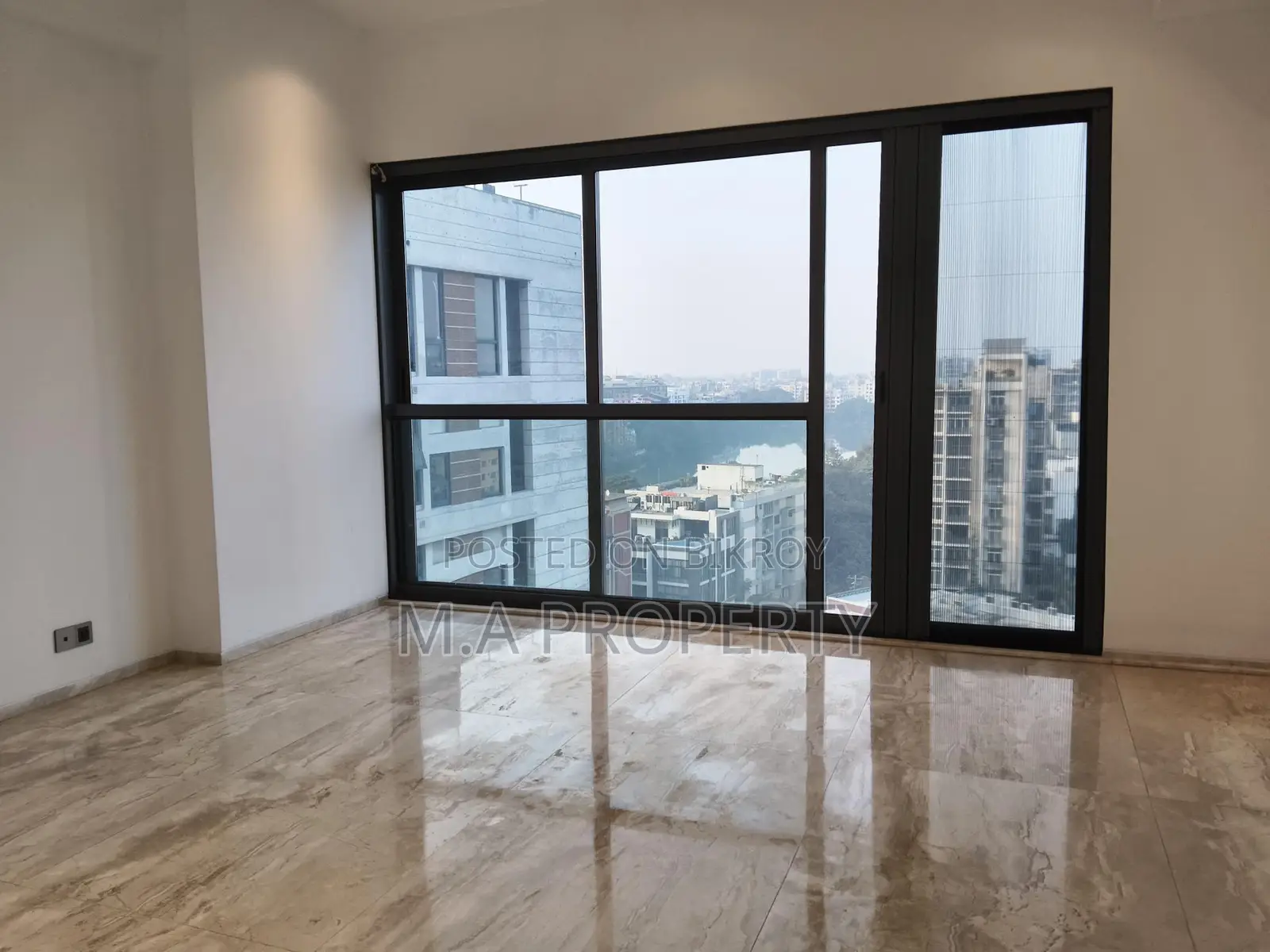 New Apartment Rent 4-Bedroom 6700sqft 2-Carpark