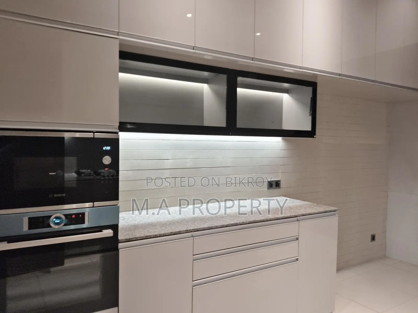 New Apartment Rent 4-Bedroom 6700sqft 2-Carpark