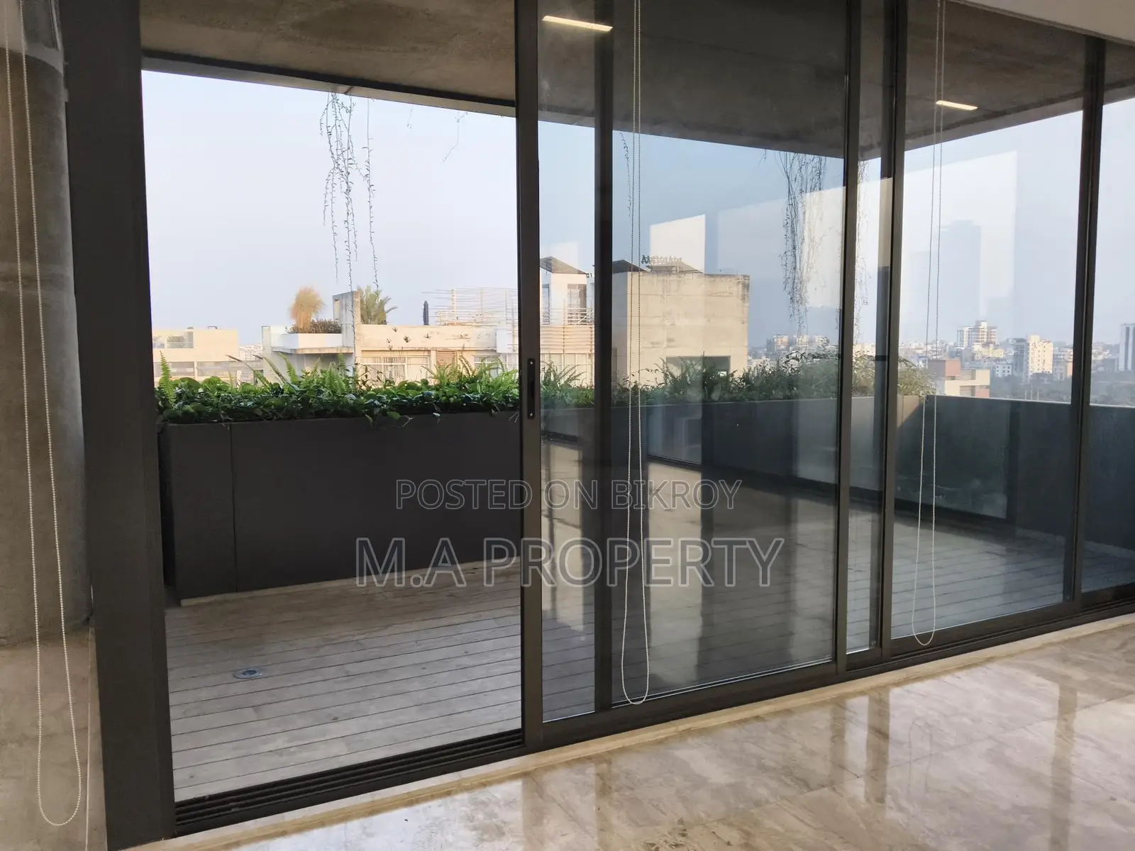 New Apartment Rent 4-Bedroom 6700sqft 2-Carpark