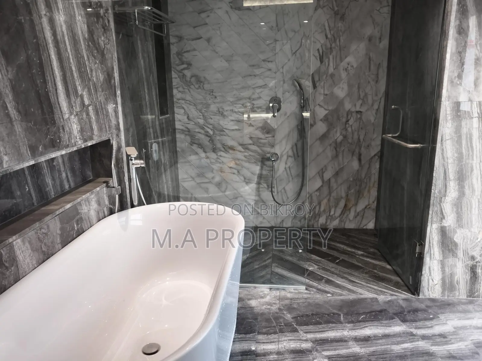 New Apartment Rent 4-Bedroom 6700sqft 2-Carpark