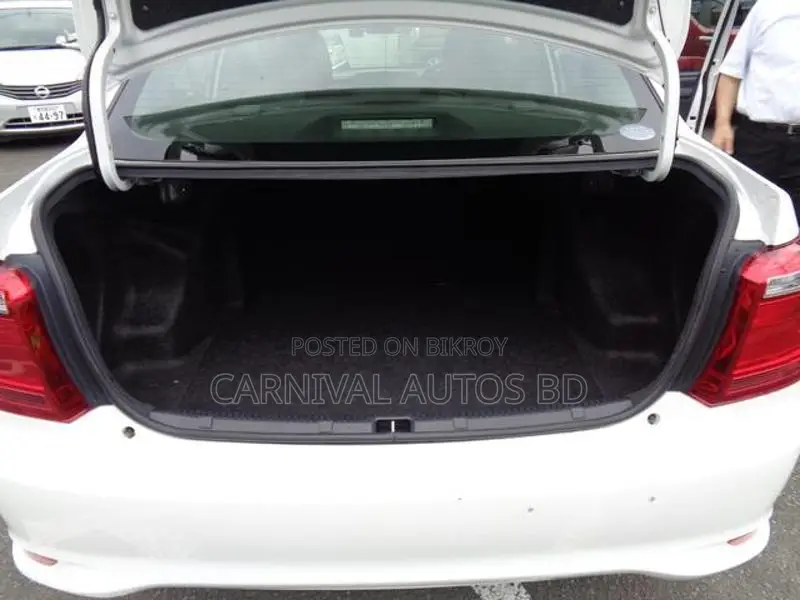 Toyota Axio EX WHITE 2020