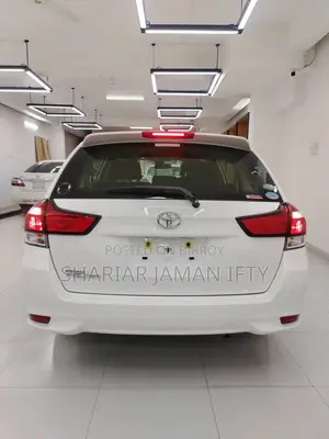 Toyota Fielder 2020