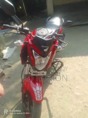 Honda CB Hornet 160R . 2019