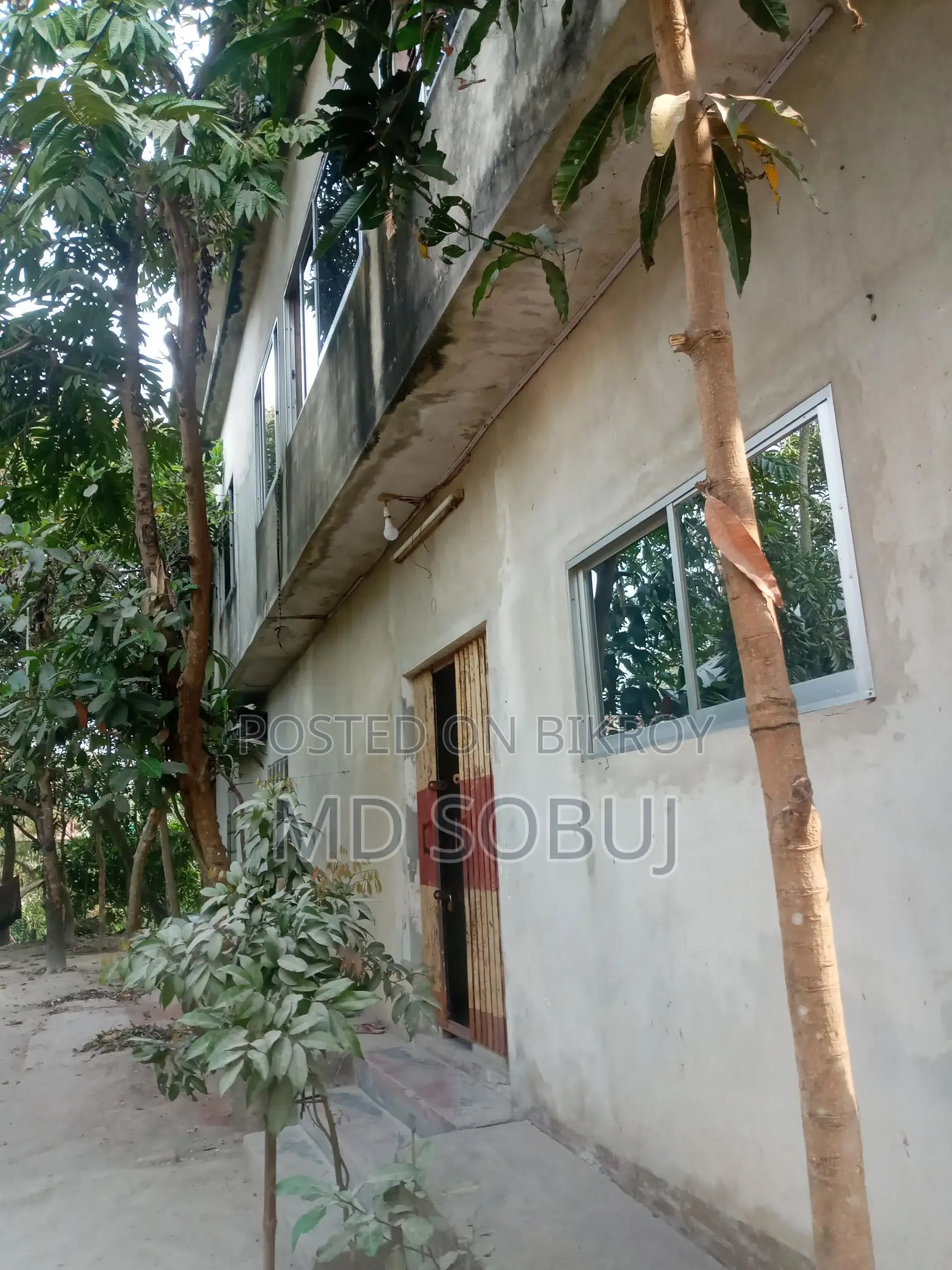 10 তলা ফাউন্ডেশন এর। 4 complete। প্রতি টা ফ্লর 24 শ ইস্কয়ার ফিট।