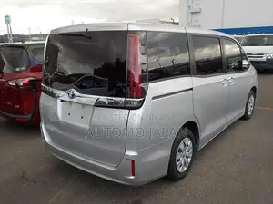 Toyota Noah X LED 2021