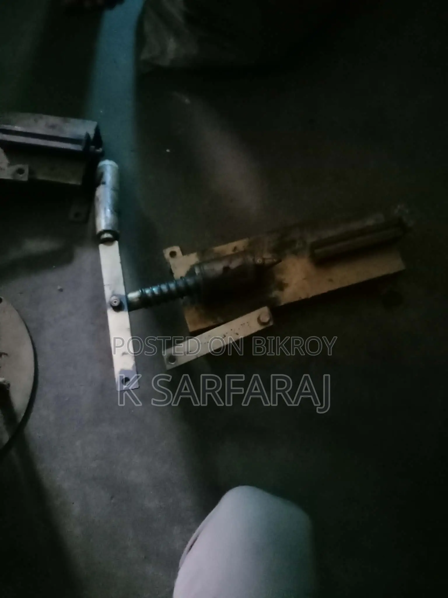Pen machine