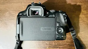 Canon Eos 250d with ( Ef-s 18-55 Is Stm Kit Lens ) !