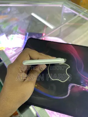 Apple iPhone 7 128GB ইউকে ভেরিয়েন্ট (ব্যবহৃত)