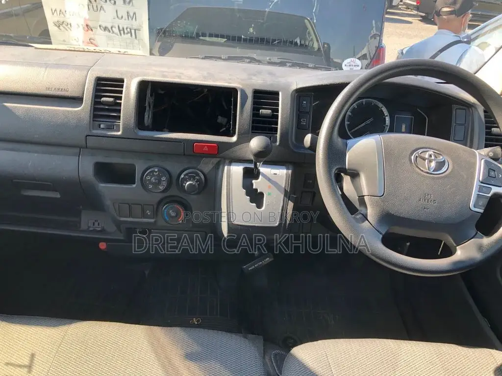 Toyota Hiace Dx GL 5 Door 2021