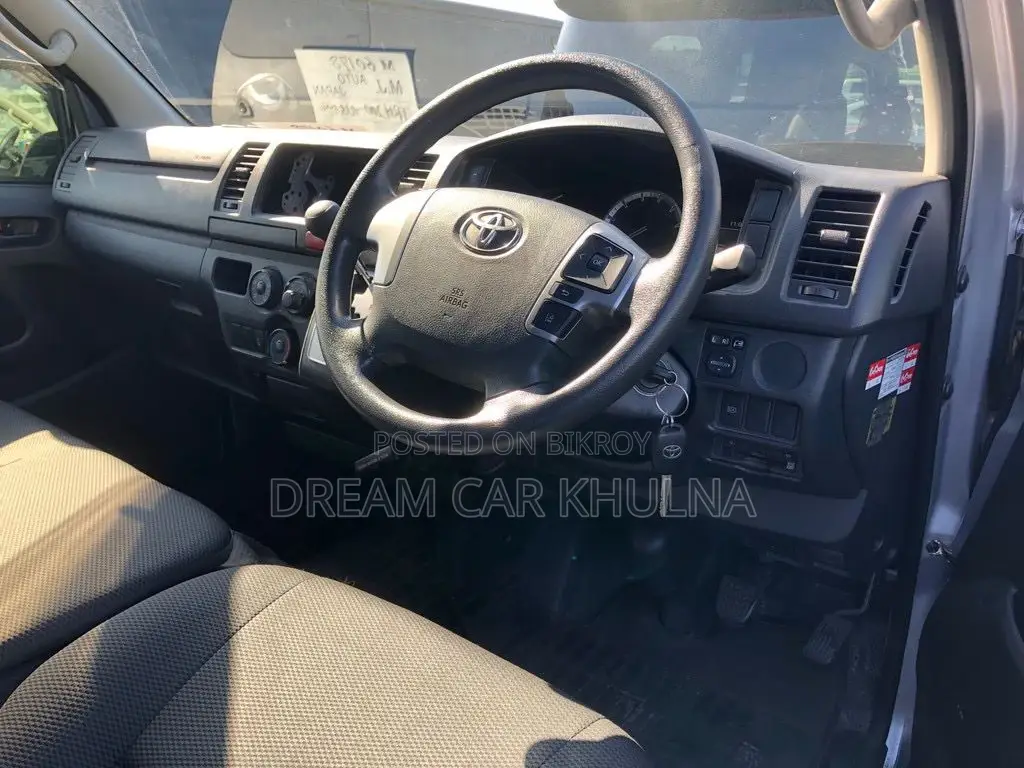 Toyota Hiace Dx GL 5 Door 2021
