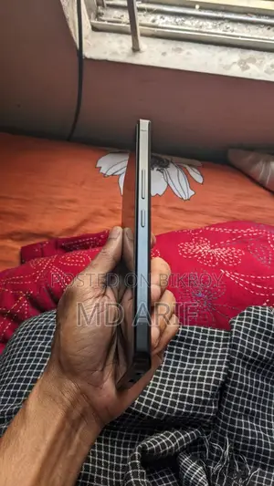 SHARP Aquos R7 . (Used)