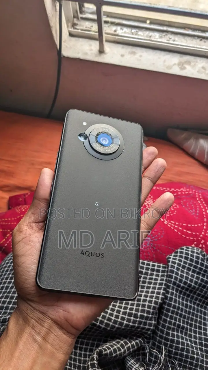 SHARP Aquos R7 (Used)