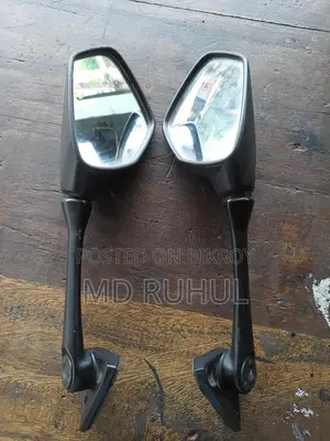 সুজুকি জিক্সার অরিজিনাল লুকিং গ্লাস