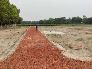 Buy land at a fair price within Kushtia Municipality, behind British Tobacco.