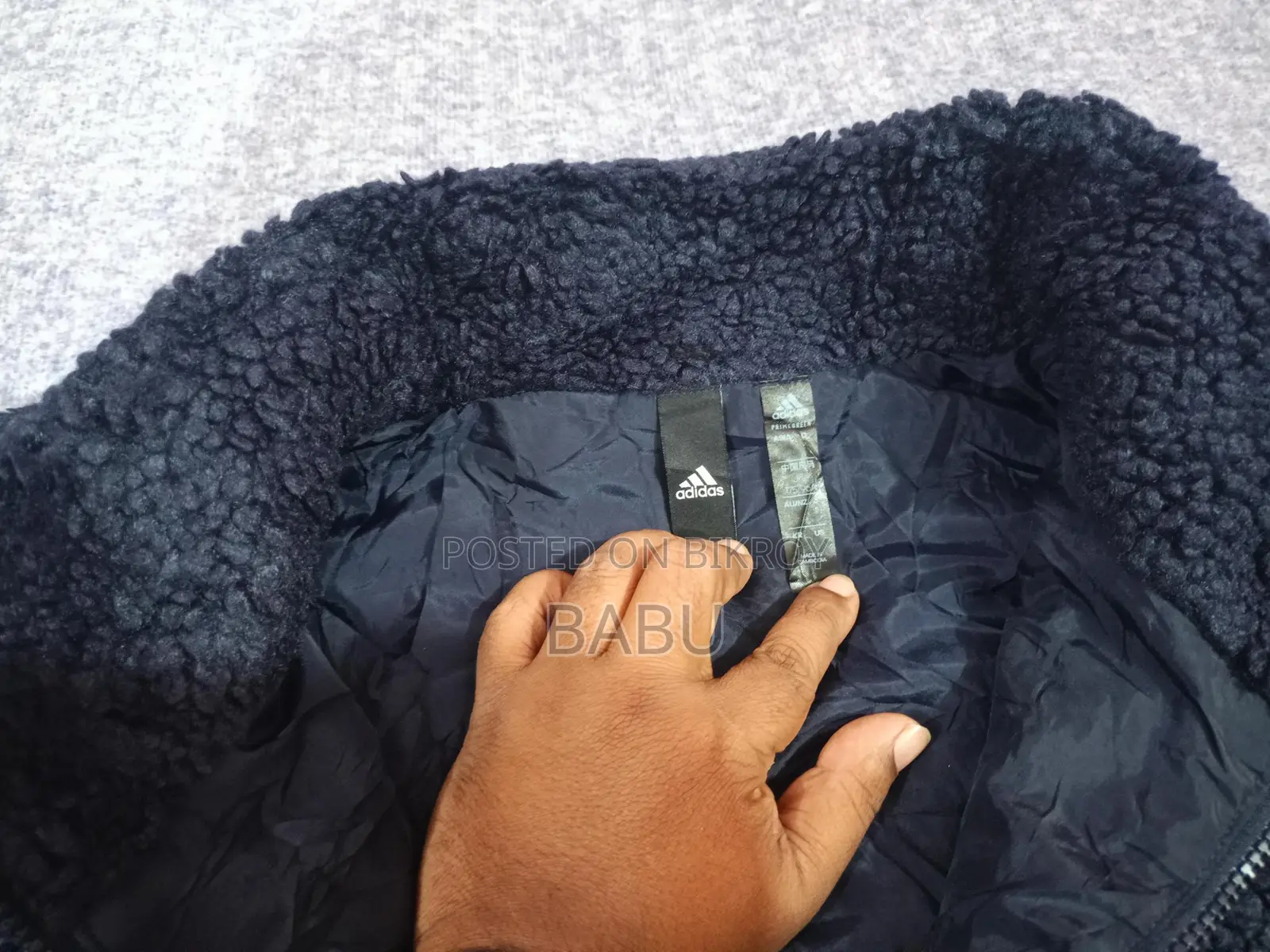 জ্যাকেট বিক্রয়