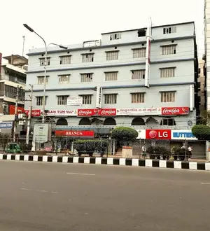 বিজয় স্মরণী প্রধান সড়কে আট কাঠা Commercial Plot এর উপর বাড়ী বিক্রি
