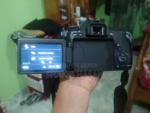 Urgent Sale! Canon EOS 760D Camera Package