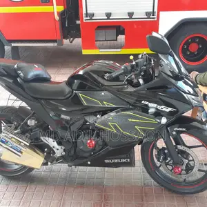 Suzuki Gixxer SF 2025