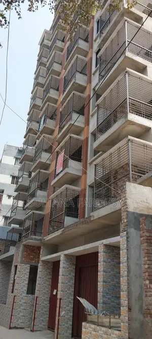 3 Bed, 3 Bath Flat For Sale