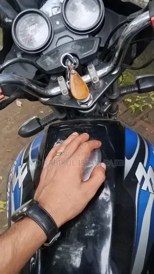 Bajaj Discover 100 . 2016