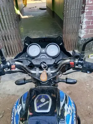 Bajaj Discover 100 . 2016