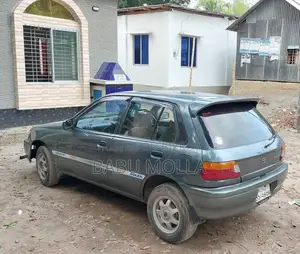 Toyota Starlet . 1992