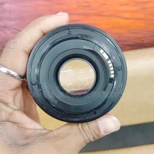 YONGNUO yn50mm f1.8 LENS