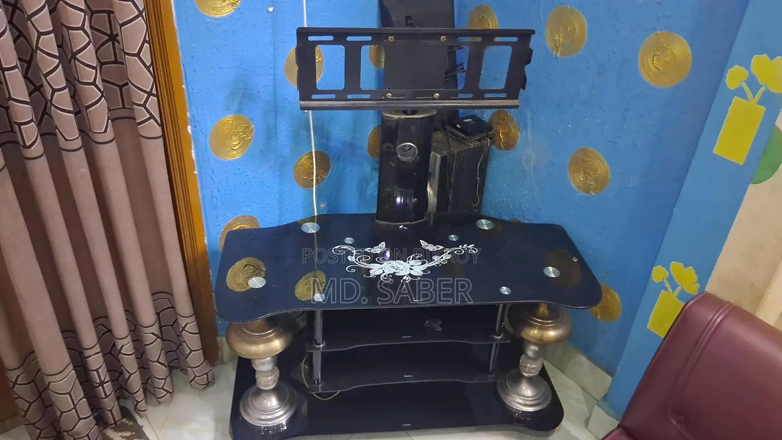 টিভি স্ট্যান্ড বিক্রি করা হবে