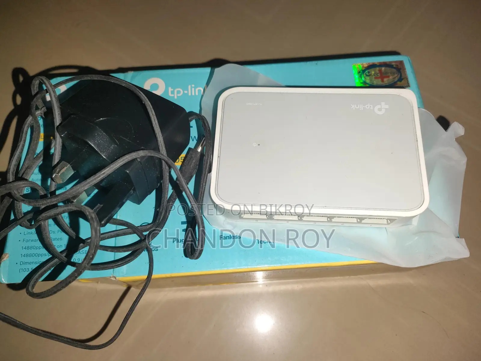Lp-link এর একটি নেটওয়ার্ক এ্যাডেপ্টর বিক্রি হবে।