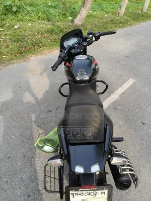 Bajaj Pulsar 150 . 2023