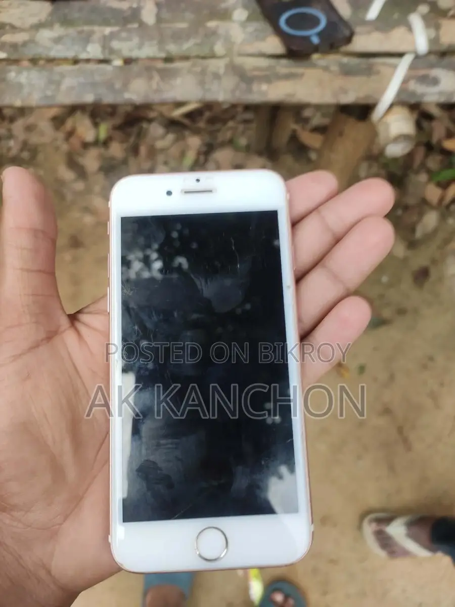 Apple iPhone 6S . (Used)
