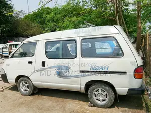 Toyota Noah 1992