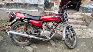 Singer SM125 2002