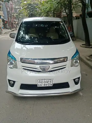 Toyota Noah Si 2011