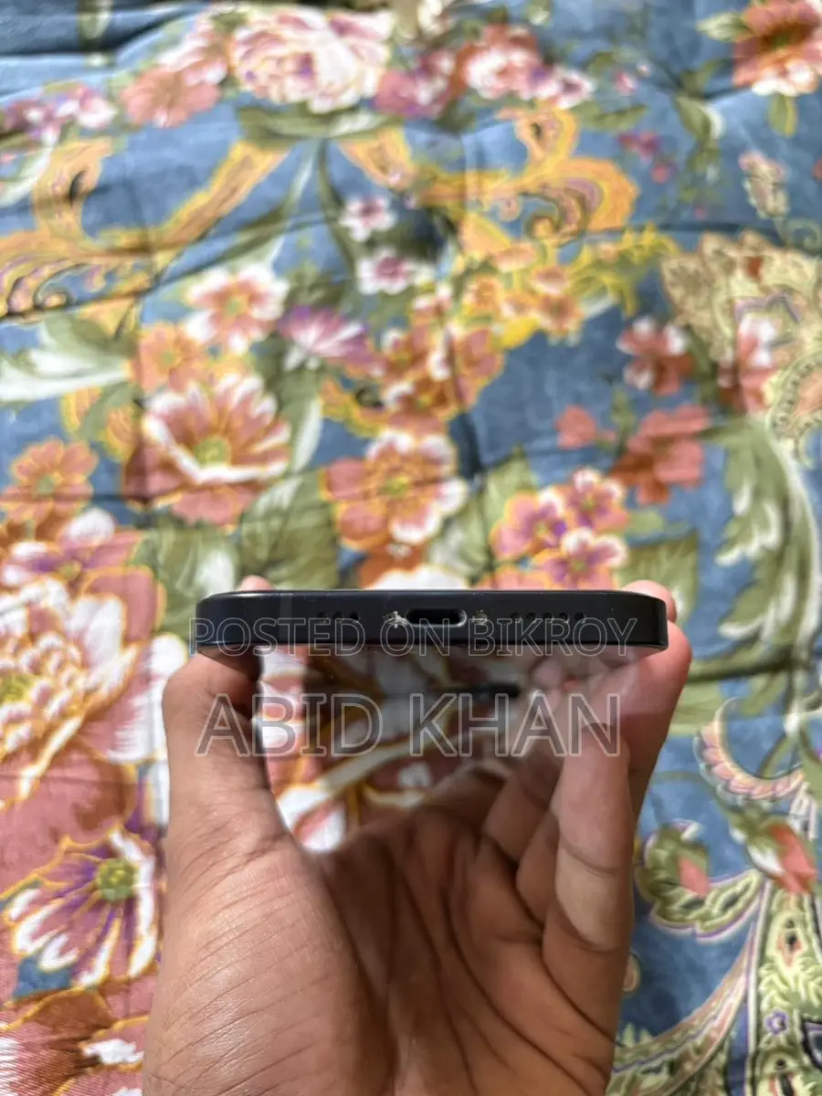 Apple iPhone 12 . (Used)