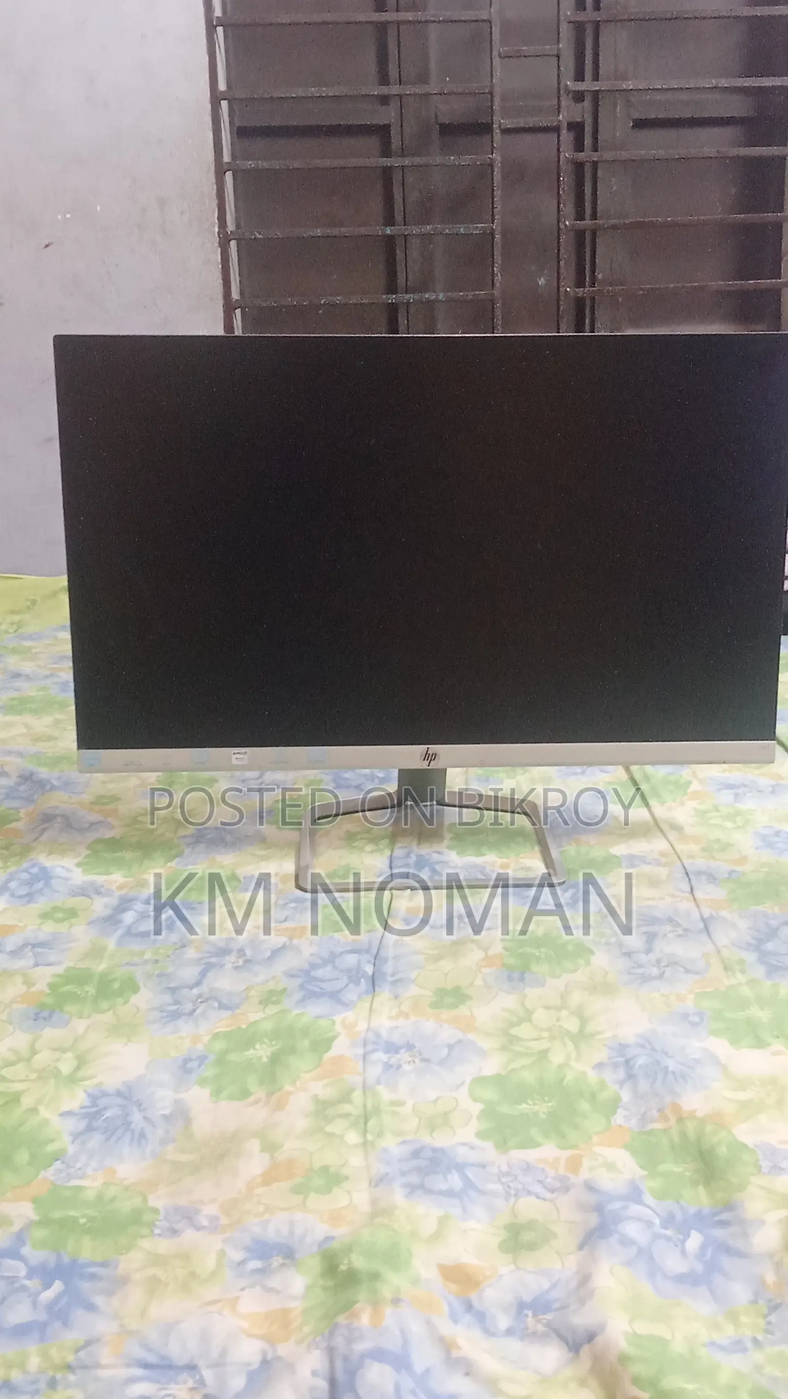 Hp LED Monitor 22/24 Inch (Full Set with Box, Good Condition)