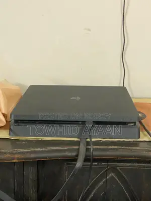প্লেস্টেশন ৪ স্লিম ১ টেরাবাইট