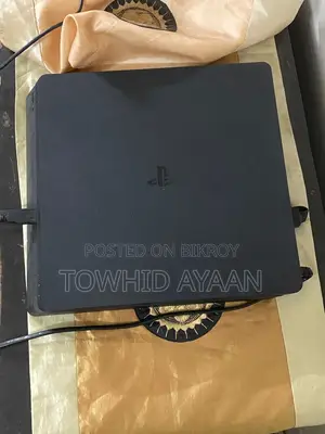 প্লেস্টেশন ৪ স্লিম ১ টেরাবাইট