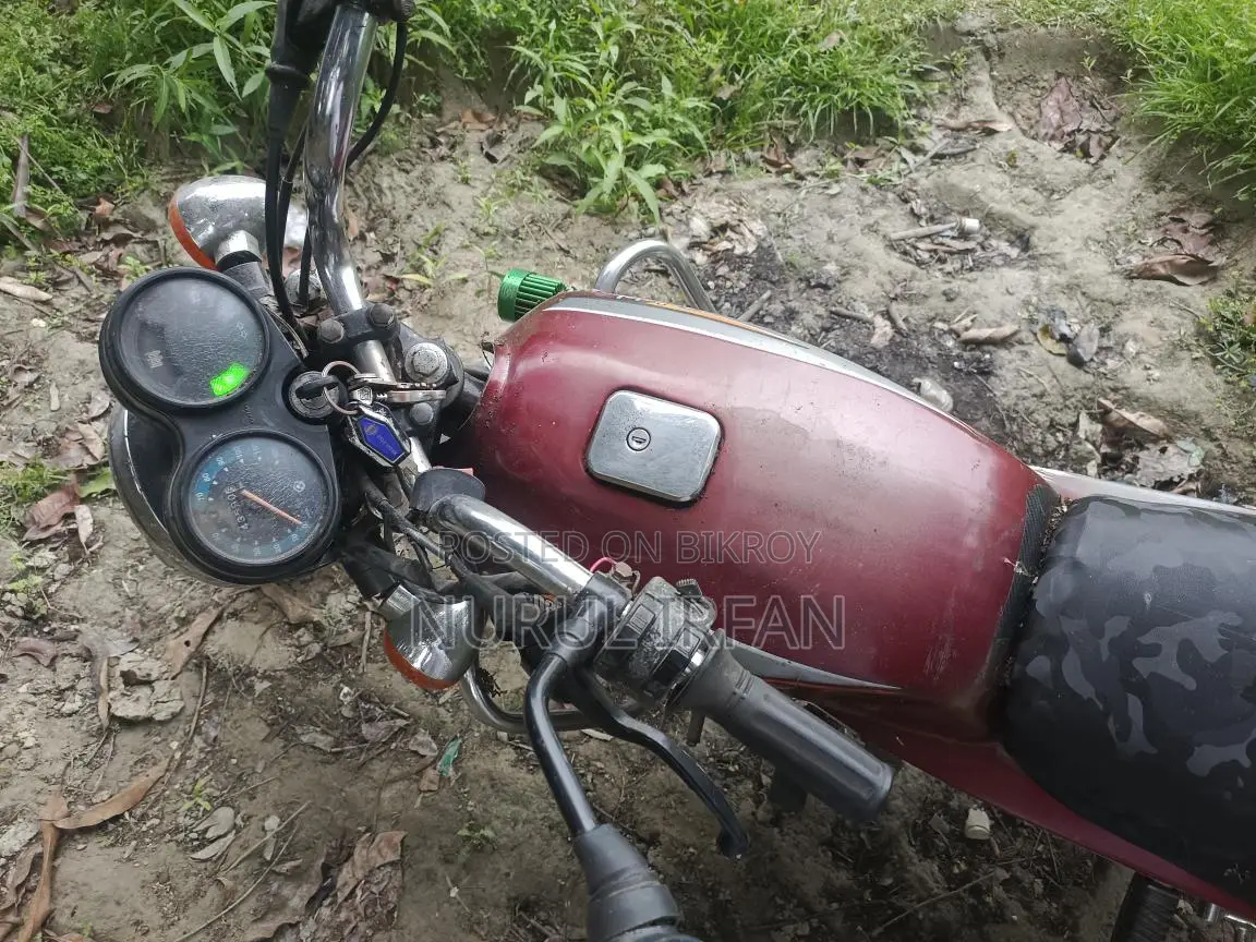 Bajaj Boxer . 2008