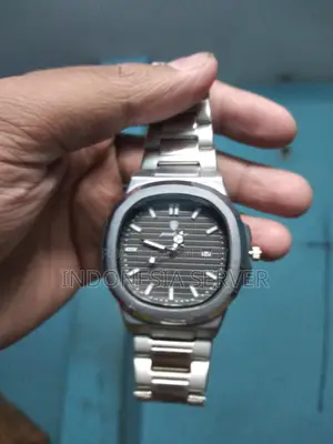 Poedagar Premium Luxury Watch - Like New (Used for only 3 days)