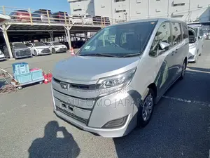 Toyota Noah X 2021