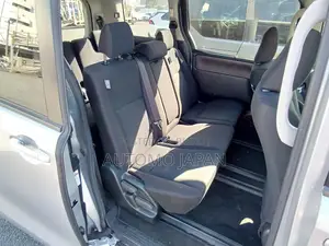 Toyota Noah X 2021