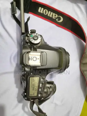 Canon 80D body+ 18-55mm lens